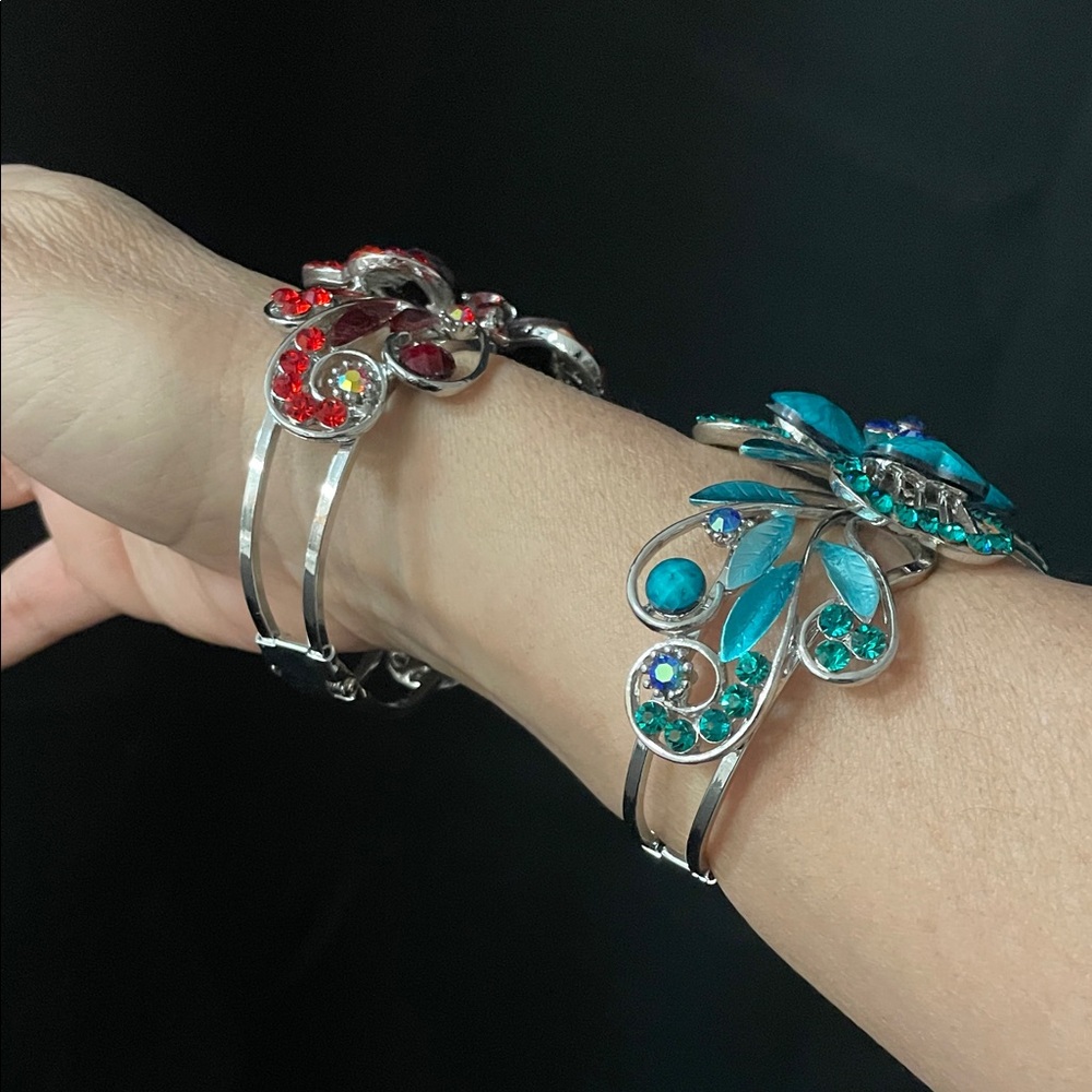 GIVEY - 2 NEW Floral Sparkly Cuff Bracelets - Red and Turquoise - branded SDLZ - Picture 3 of 6
